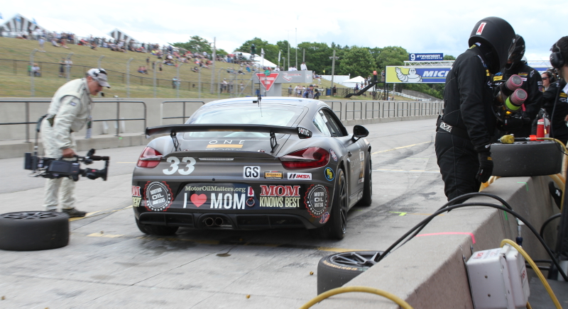 Illustration for article titled A Close-Up Look At All Of The Crazy Action In A Routine Sportscar Pit Stop